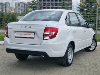 2026 Lada (ВАЗ) Granta I Рестайлинг, белый, 1101000 рублей, вид 5