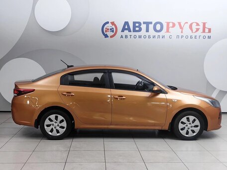 2017 Kia Rio IV, оранжевый, 999000 рублей, вид 5