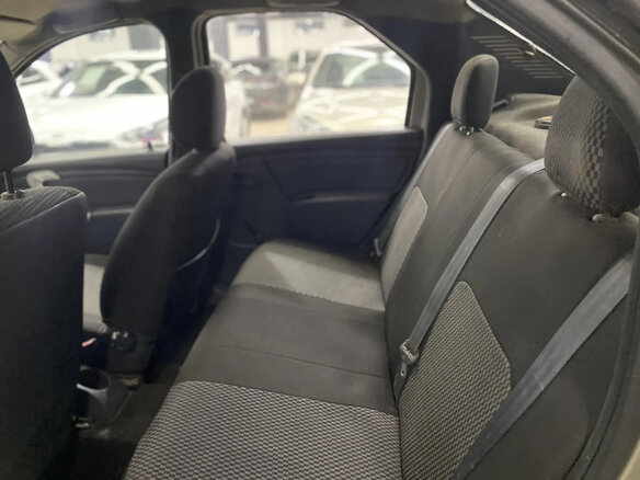 2011 Renault Logan I Рестайлинг, бежевый, 250000 рублей - вид 11