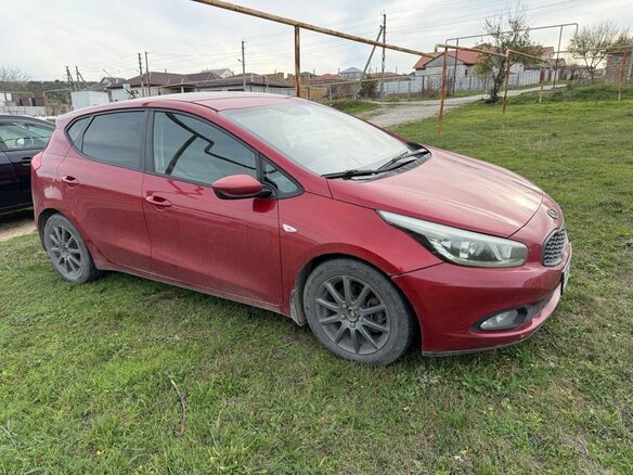 2013 Kia Ceed II, красный, 950000 рублей - вид 4