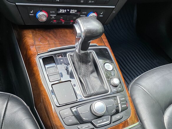 2011 Audi A6 IV (C7), синий, 1800000 рублей - вид 17