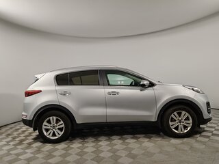 2018 Kia Sportage IV, серебристый, 1640000 рублей, вид 4