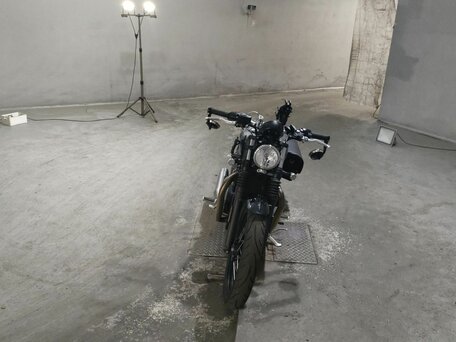 2018 Triumph Bonneville Bobber, серый, 1245000 рублей, вид 3
