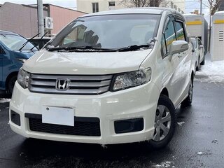 2014 Honda Freed Spike I Рестайлинг, белый, 870000 рублей, вид 1