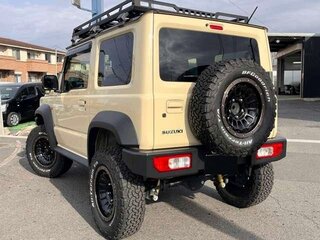 2022 Suzuki Jimny Sierra IV, бежевый, 1556000 рублей, вид 3