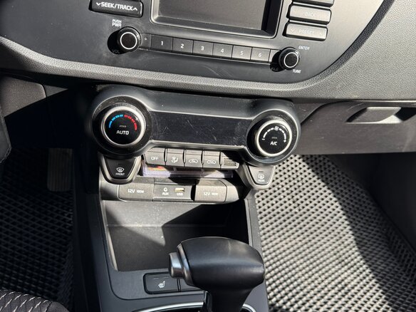 2019 Kia Rio IV, чёрный - вид 11