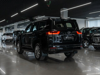 2026 Toyota Land Cruiser 300 Series, чёрный, 15600000 рублей, вид 4