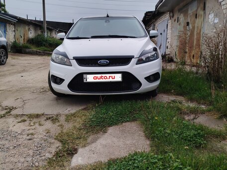 2010 Ford Focus II Рестайлинг, белый, 450000 рублей, вид 1