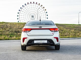 2019 Kia Rio IV, бежевый, 1450000 рублей, вид 4