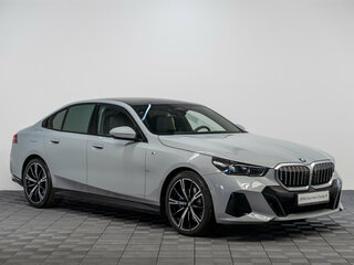 2025 BMW 5 серии 530i xDrive VIII (G60/G61/G68), серый, 8800000 рублей, вид 3