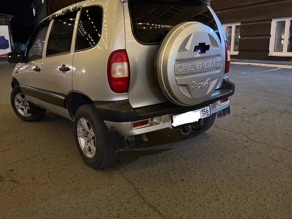 2004 Chevrolet Niva I, серебристый - вид 3