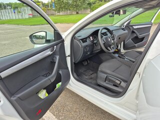 2020 Skoda Octavia III (A7) Рестайлинг, белый, 1870000 рублей, вид 2