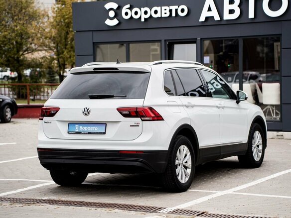 2017 Volkswagen Tiguan II, белый, 2418000 рублей - вид 5