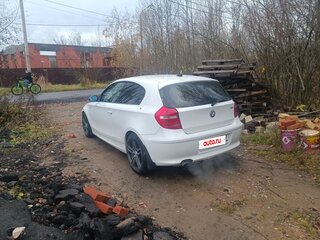 2008 BMW 1 серии 118i I (E81/E82/E87/E88) Рестайлинг, белый, 850000 рублей, вид 2