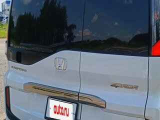 2017 Honda Stepwgn Spada V Рестайлинг, белый, 2200000 рублей, вид 3