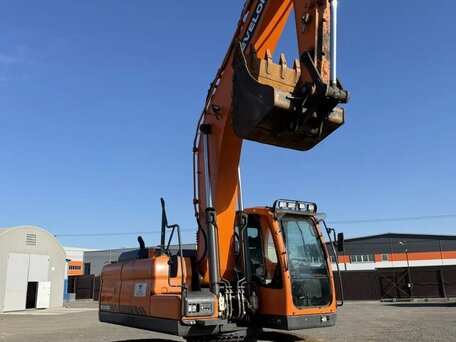 2024 Develon DX225, оранжевый, 11300000 рублей, вид 2
