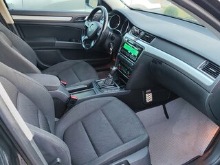 2013 Skoda Superb DSG II Рестайлинг, чёрный, 950000 рублей, вид 2