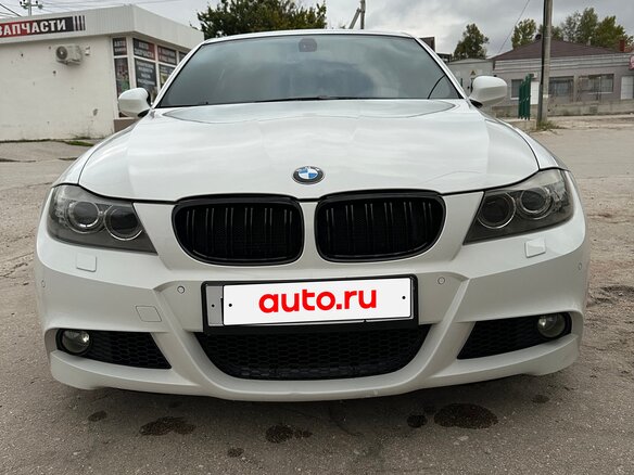 2009 BMW 3 серии 330i V (E90/E91/E92/E93) Рестайлинг, белый, 1400000 рублей - вид 1