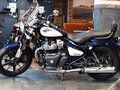 2026 Royal Enfield Super Meteor, синий, 792000 рублей - вид 1