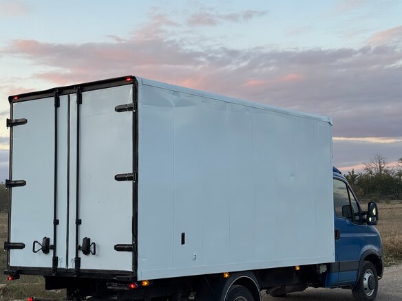 2012 Iveco Daily, синий, 2000000 рублей - вид 9