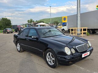 1999 Mercedes-Benz E-Класс 320 II (W210, S210) Рестайлинг, чёрный, 600000 рублей, вид 2