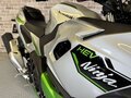 2025 Kawasaki Ninja 7, серый, 955000 рублей - вид 6