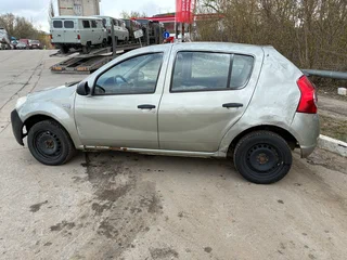 2013 Renault Sandero I, бежевый, 270000 рублей, вид 4
