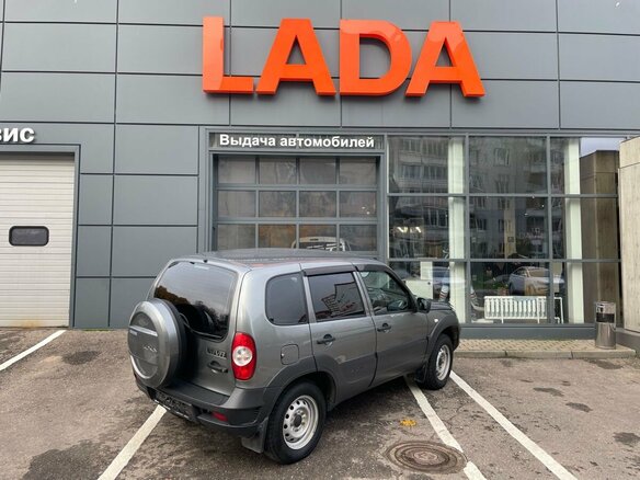 2020 Lada (ВАЗ) Niva, серый, 795000 рублей - вид 5