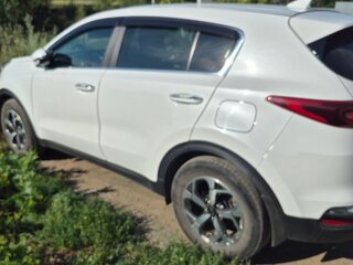 2021 Kia Sportage IV Рестайлинг, белый, 2700000 рублей, вид 4