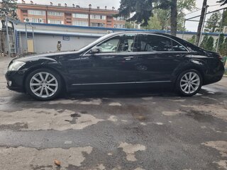 2009 Mercedes-Benz S-Класс 500 Long V (W221) Рестайлинг, чёрный, 1500000 рублей, вид 3