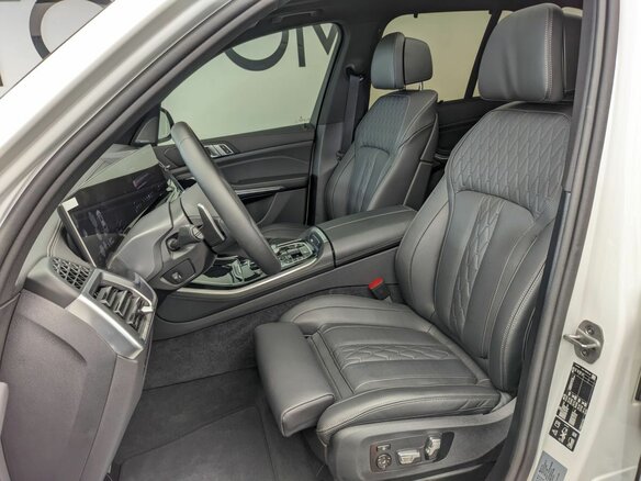 2025 BMW X5 40i IV (G05/G18) Рестайлинг, белый, 15350000 рублей - вид 18