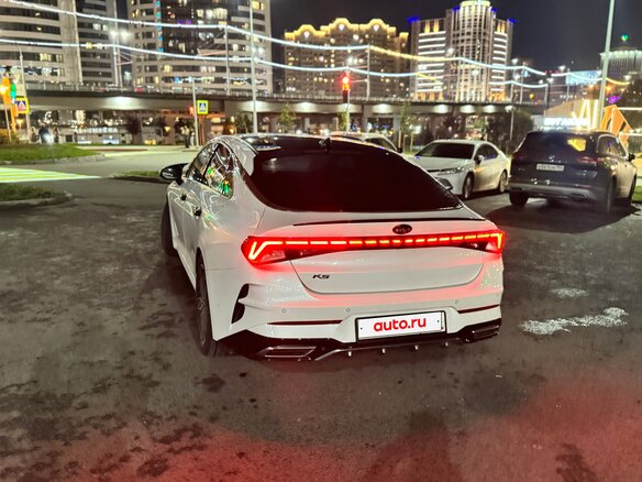 2021 Kia K5 III, белый - вид 14