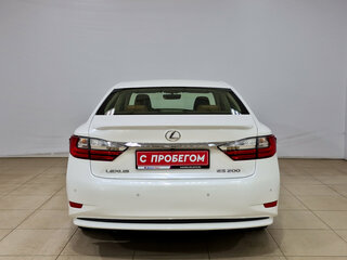 2016 Lexus ES 200 VI Рестайлинг, белый, 2650000 рублей, вид 5