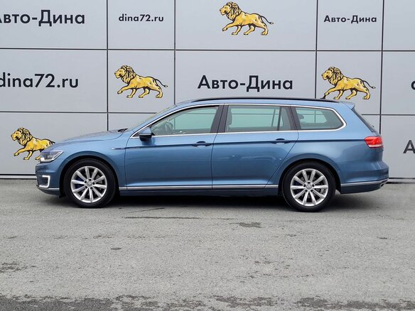 2017 Volkswagen Passat GTE B8, синий, 2600000 рублей - вид 7