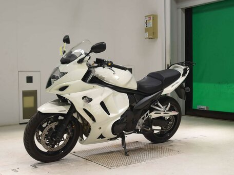 2011 Suzuki GSX 1250 FA, белый, 595000 рублей, вид 4