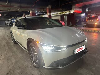 2023 Kia EV6 Standard Range I, белый, 2450000 рублей, вид 4