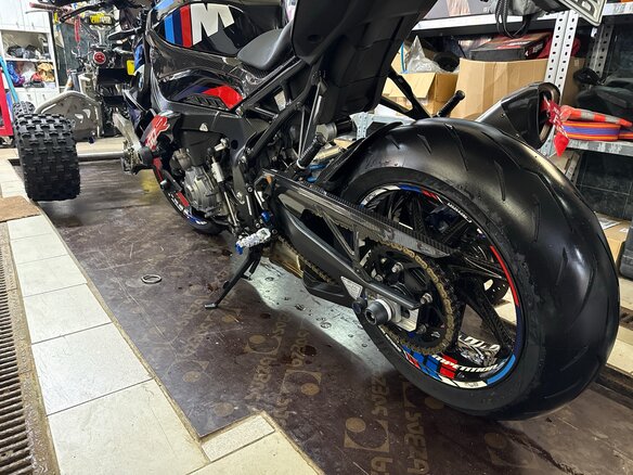 2023 BMW M 1000 R, чёрный, 2395000 рублей - вид 14