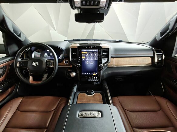 2023 Ram 1500 Crew Cab V, чёрный, 8351000 рублей - вид 13