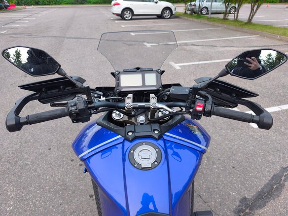 2017 Yamaha MT-09 Tracer (FJ-09), синий, 830000 рублей - вид 12