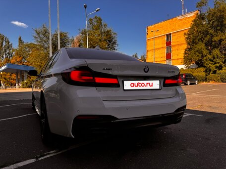 2021 BMW 5 серии 530i xDrive VII (G30/G31/G38) Рестайлинг, белый, 5470000 рублей, вид 5