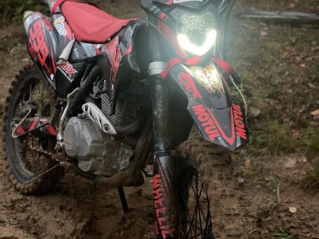 2024 BSE Z3, красный, 100000 рублей, вид 1