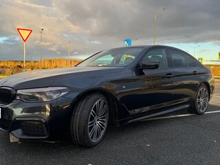 2019 BMW 5 серии 530d xDrive VII (G30/G31/G38), чёрный, 3399999 рублей, вид 2