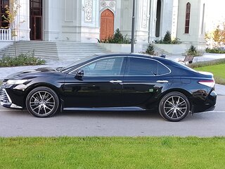 2019 Toyota Camry VIII (XV70), чёрный, 2990000 рублей, вид 1