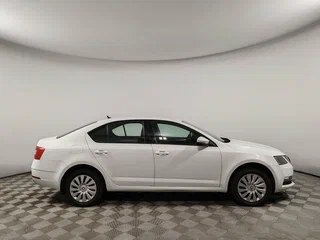 2020 Skoda Octavia III (A7) Рестайлинг, белый, 1625000 рублей, вид 4