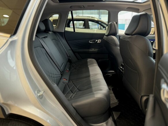 2026 Geely EX5 Гибрид EM-R, серебристый, 3829990 рублей - вид 7