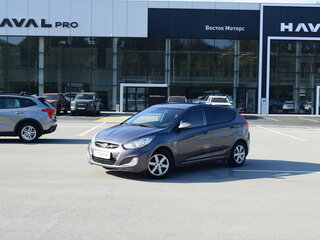 2012 Hyundai Solaris I, серый, 749000 рублей, вид 2