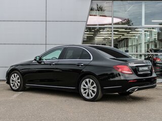 2018 Mercedes-Benz E-Класс 200 V (W213, S213, C238), чёрный, 2760000 рублей, вид 2
