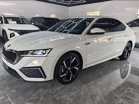 2023 Skoda Octavia IV (A8), белый, 1890000 рублей, вид 1