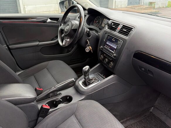 2013 Volkswagen Jetta VI, серебристый, 880000 рублей - вид 17