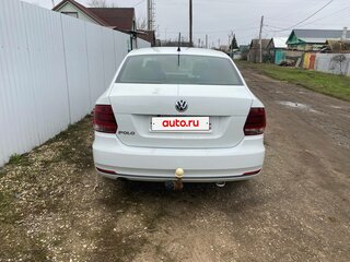 2015 Volkswagen Polo V Рестайлинг, белый, 750000 рублей, вид 3